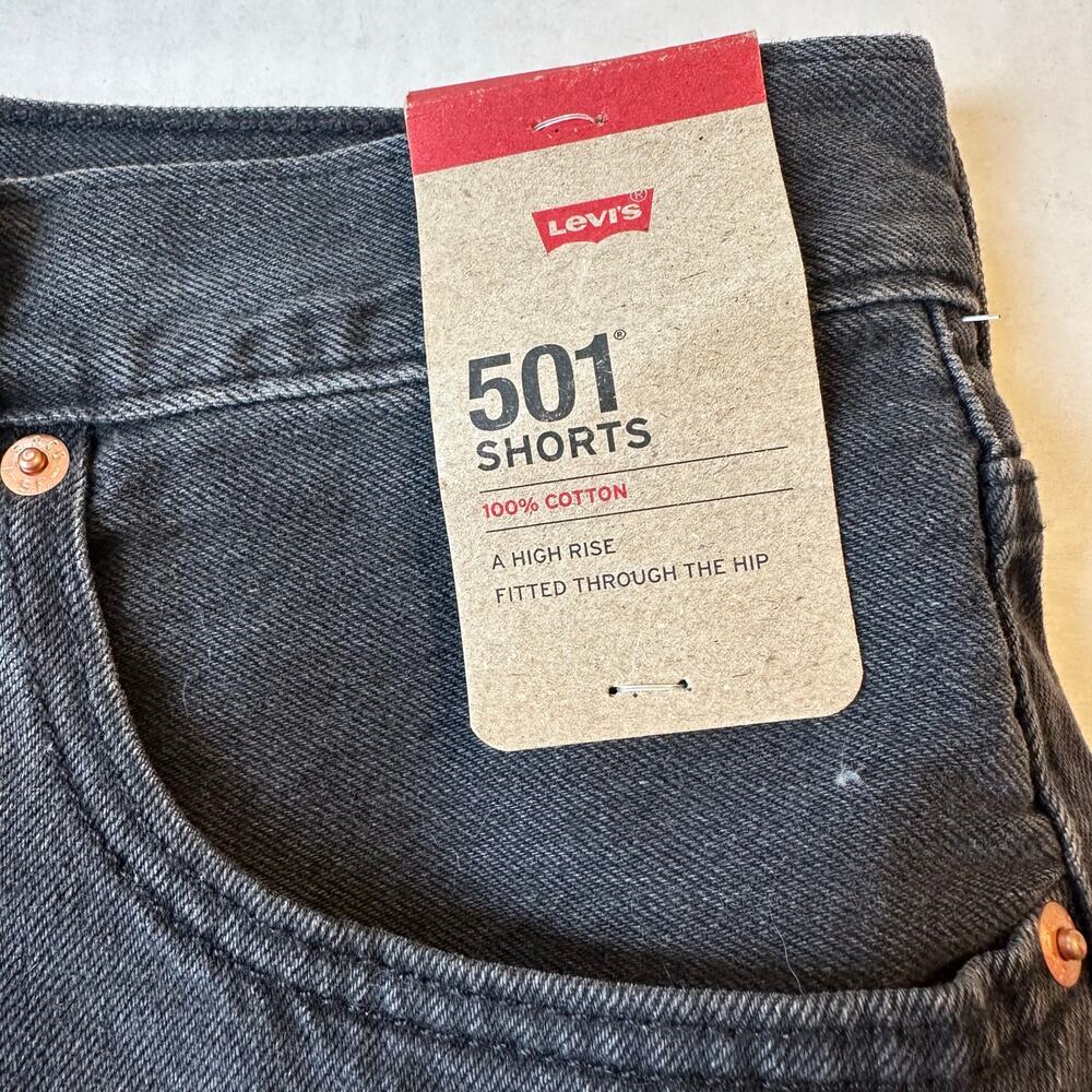 NEW‎ Levis 501 Black Shorts Sz 32 - Picture 3 of 10